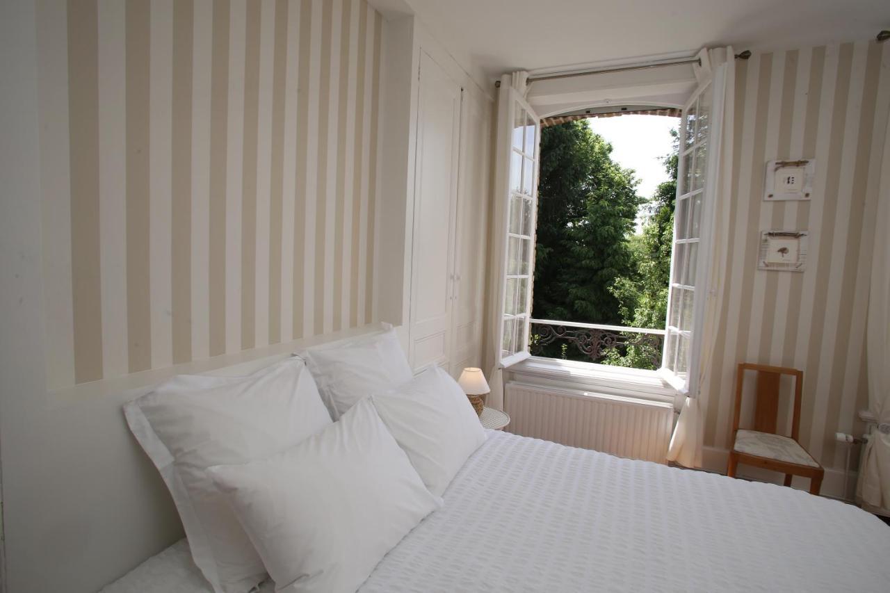 Manoir Le Mesnil Bed & Breakfast Saint-Martin-aux-Chartrains Exterior photo